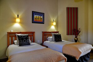 3 chambres, coffre-fort, accès au Wi-Fi (inclus), literie fournie