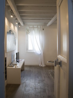 Appartement, 1 chambre | Coin séjour | Télévision à écran plat