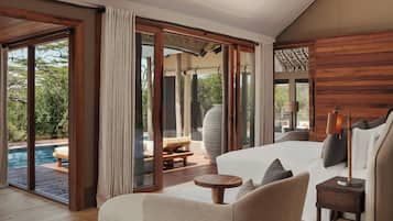 Premium bedding, minibar (free items), in-room safe, desk