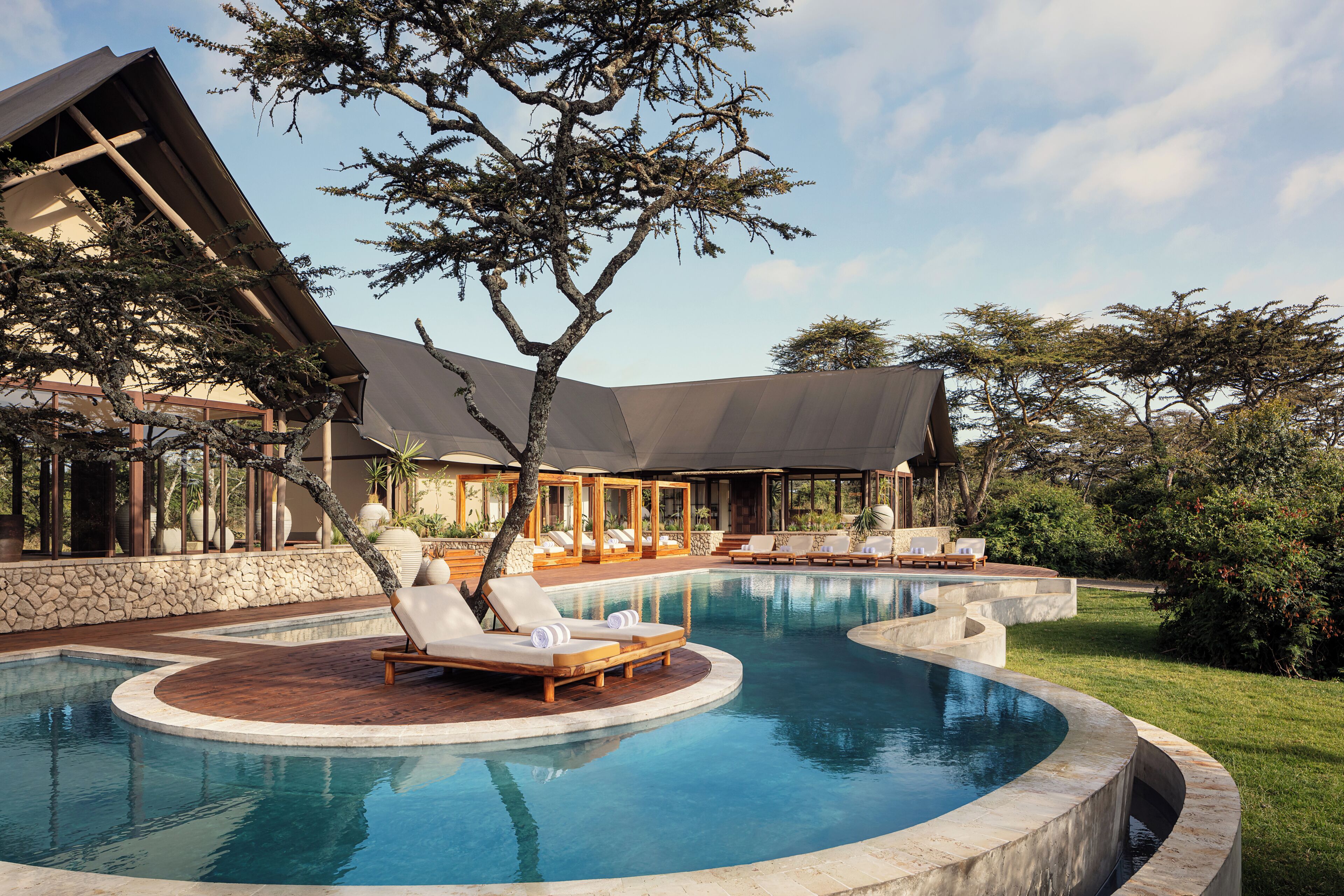 Outdoor pool, sun loungers