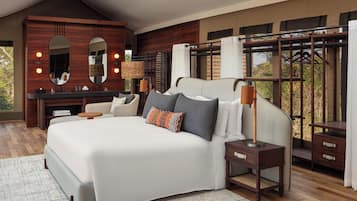 Suite, 1 King Bed | Premium bedding, minibar (free items), in-room safe, desk