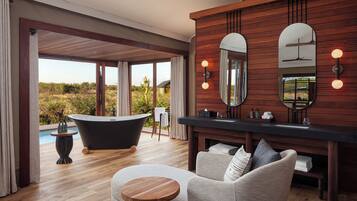 Separate tub and shower, deep soaking tub, rainfall showerhead