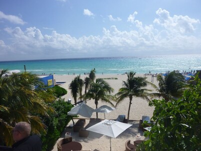 Amazing Spacious Villa in the perfect location!  Steps to the Beach & Town!