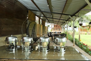 Free buffet breakfast