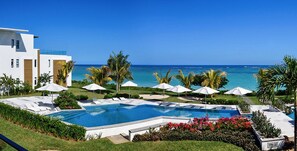 حمّام سباحة خارجي