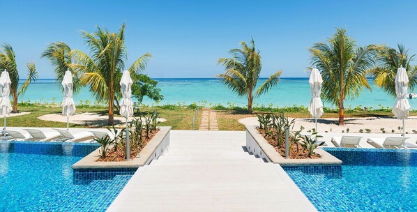 حمّام سباحة خارجي