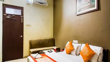 Executive Room, 1 Double Bed | Desk, rollaway beds, free WiFi
