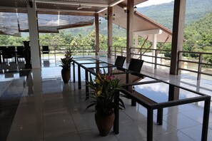 Frühstück, Mittagessen, Abendessen, lokale Küche 