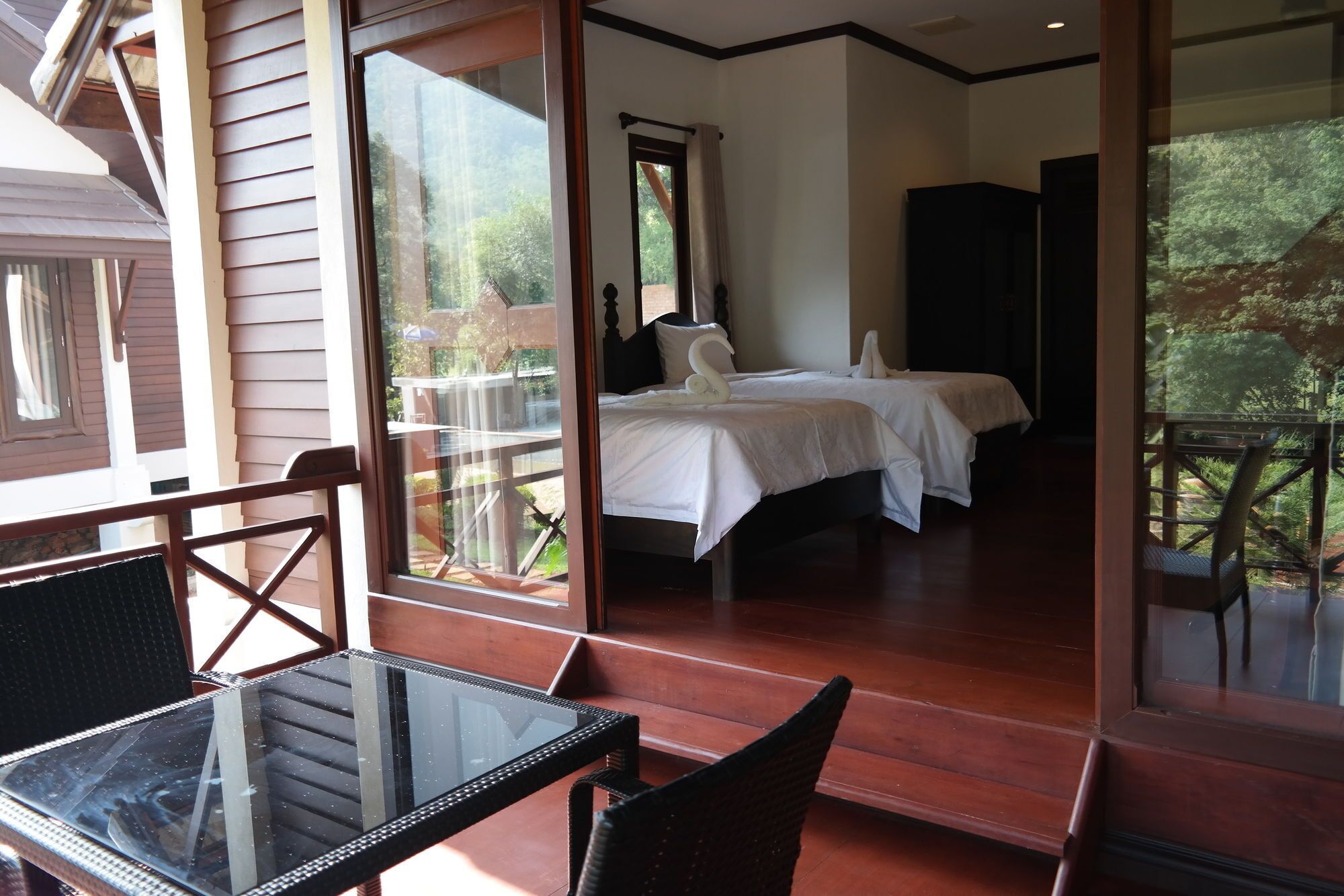 Minibar, truy cập Internet không dây miễn phí 