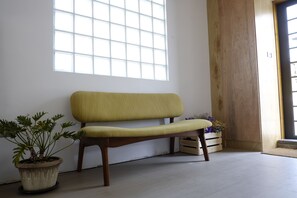 Lobby sitting area - Kumokuru (Taichung)