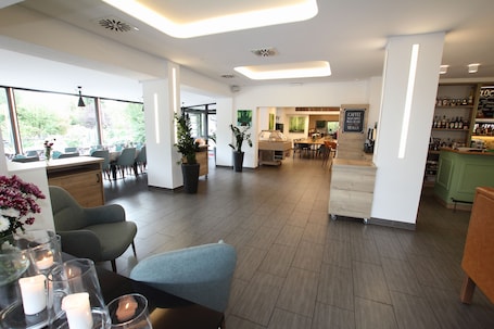 2 restaurants; dinner served . zeitlos - Hotel & Restaurant am Fuchsbach