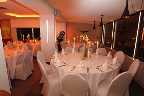 Indoor wedding - zeitlos -  Hotel & Restaurant am Fuchsbach (Pattensen)