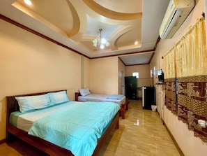 Basic enkelrum - balkong - innergård | Utsikt från rummet