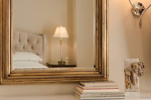 Executive Suite, 1 Bedroom | Living area | Smart TV