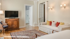 Unclassified image, 5 of 78, button - Noble Suites (Athens)