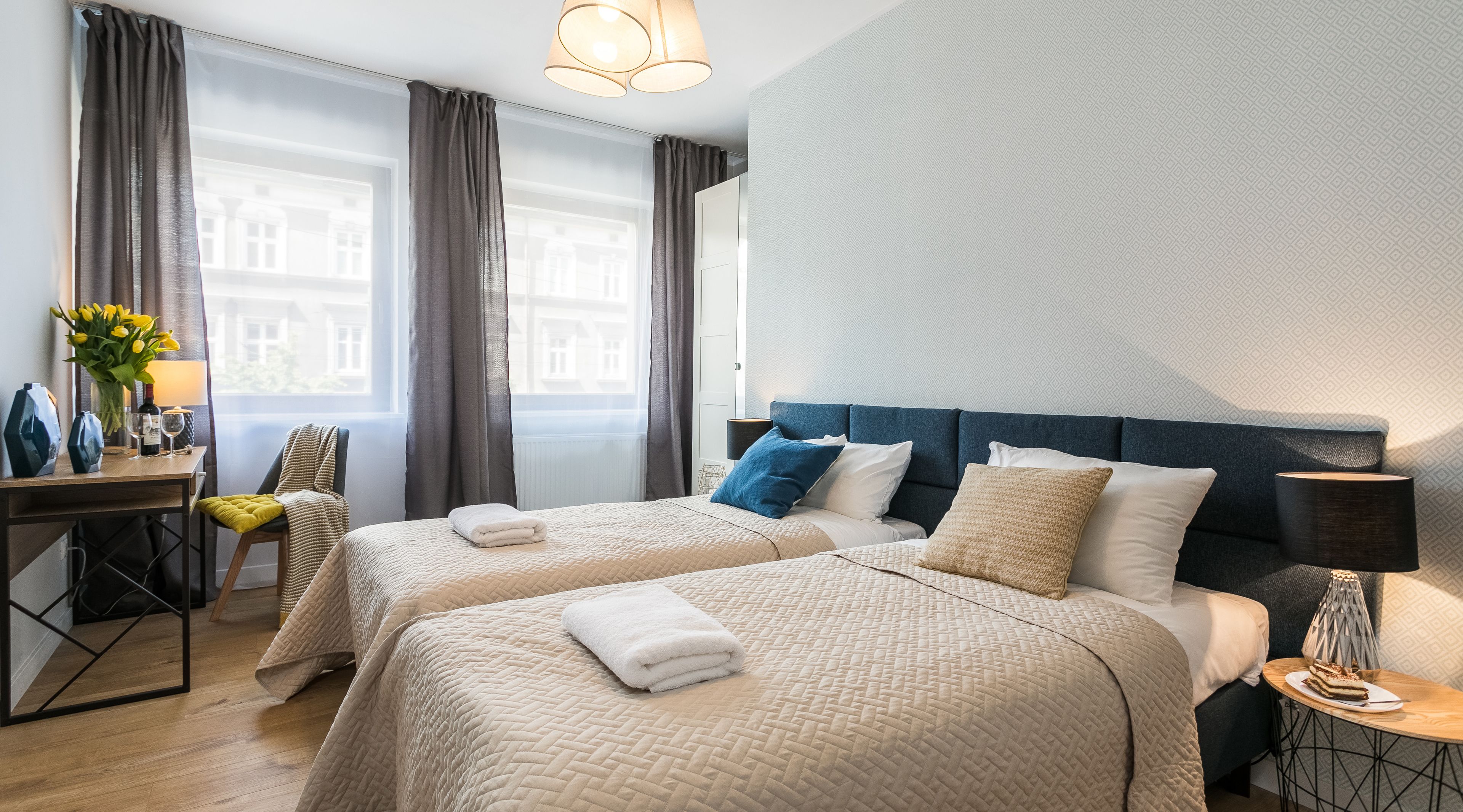grand apartment | 2 bedrooms, premium bedding, desk, soundproofing