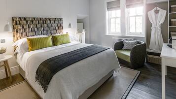 Phòng Deluxe | Bộ trải giường bằng vải cotton Ai Cập, bộ đồ giường cao cấp