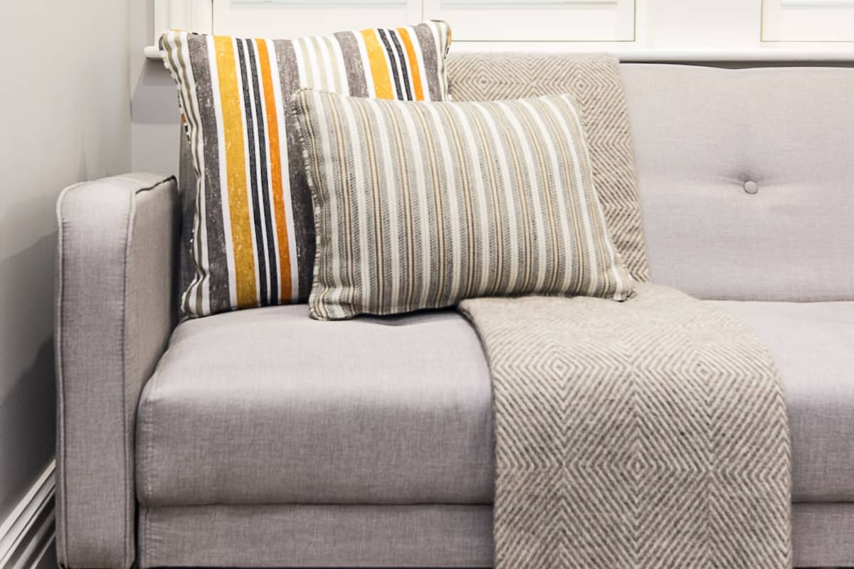 deluxe double or twin room - nightjar's nest | living area | 32-inch smart tv with digital channels, tv