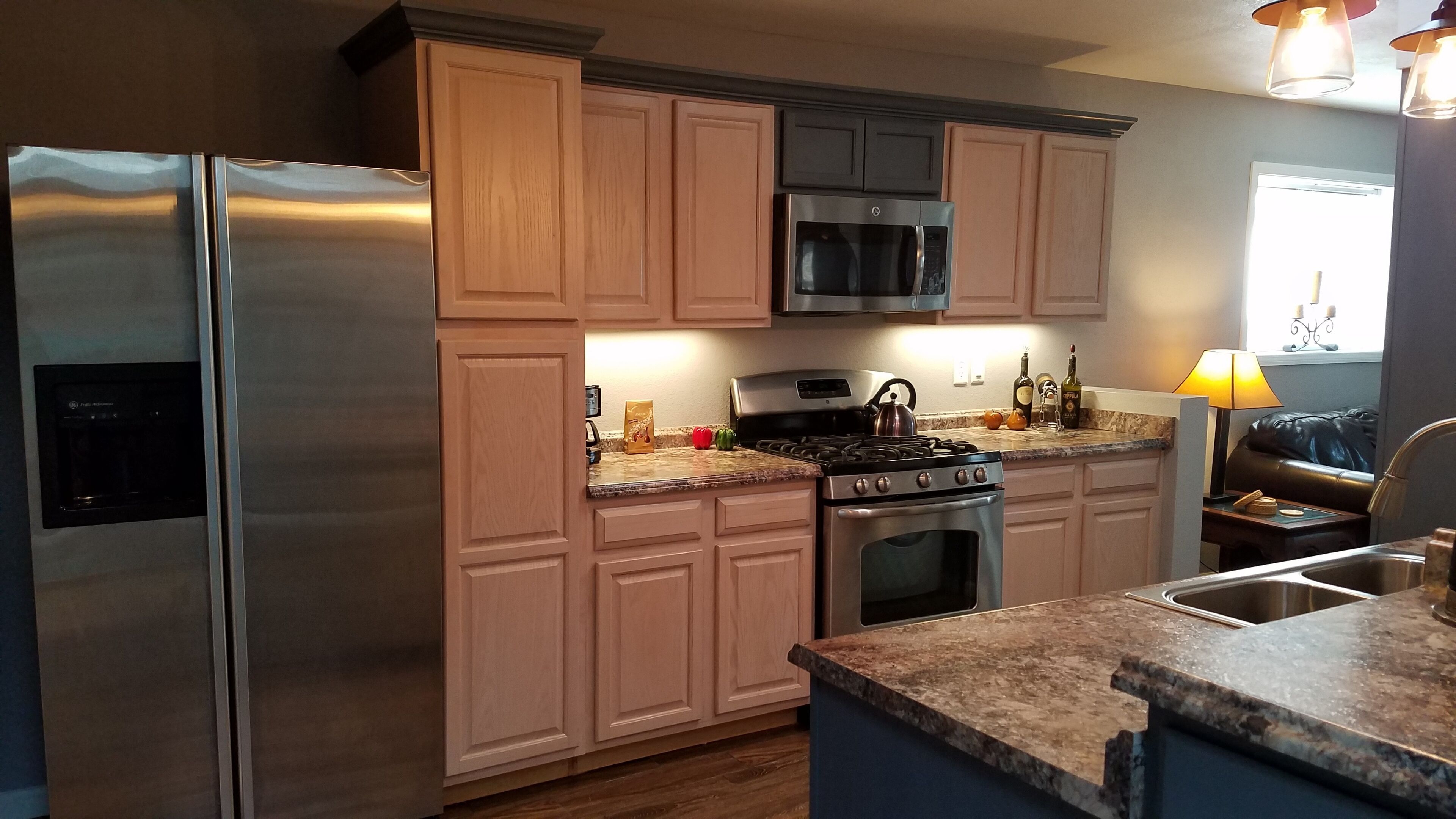 冰箱、微波炉、烤箱、炉灶