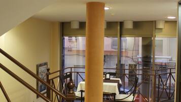 Komplett frukost varje dag (EUR 8 per person)