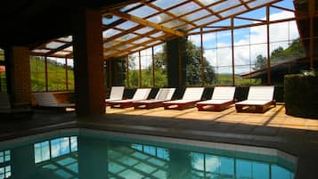 Indoor pool, 2 outdoor pools