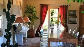 Frühstück und Abendessen, französische Küche