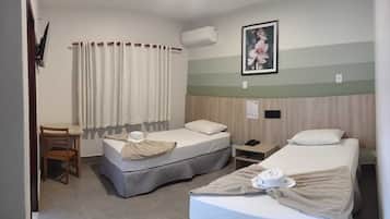 Deluxe Twin Room | Minibar, desk, blackout drapes, iron/ironing board