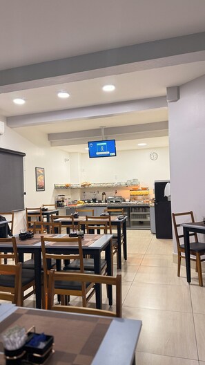 Free daily buffet breakfast - Limeira Plaza Hotel (Limeira)