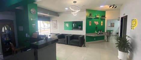 Quầy tiếp tân