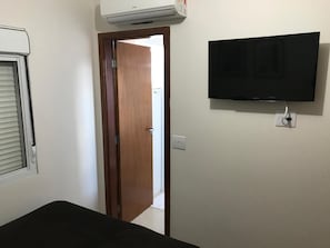 Minibar, Schreibtisch, kostenloses WLAN, Bettwäsche