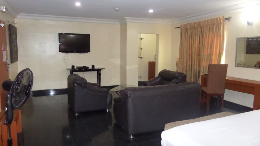 Adna Hotel