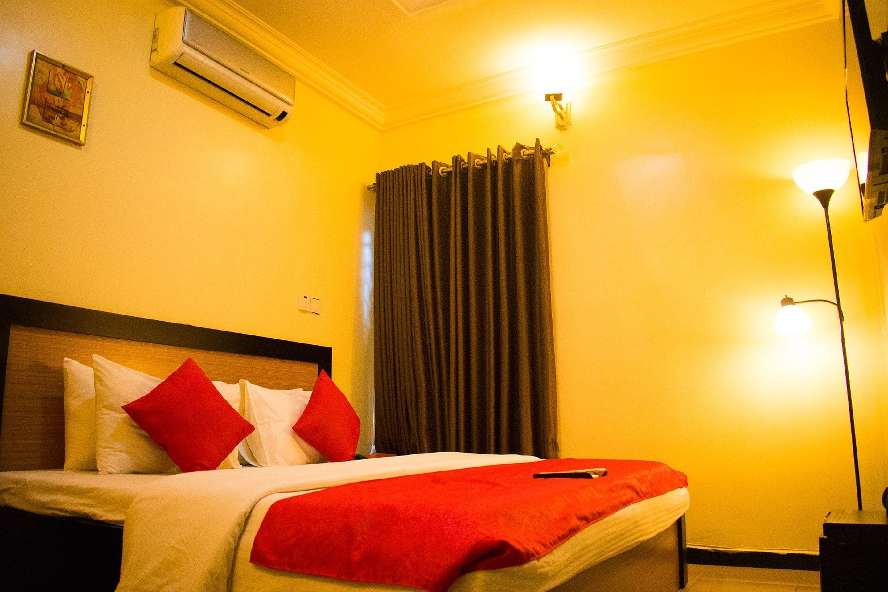 Zimmersafe, Schreibtisch, schallisolierte Zimmer, kostenloses WLAN