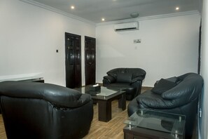 Déjeuner composé de spécialités locales gratuit tous les jours