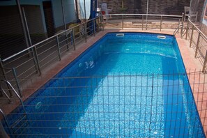 Outdoor pool - Lukham Crown Hotel (Ikorodu)