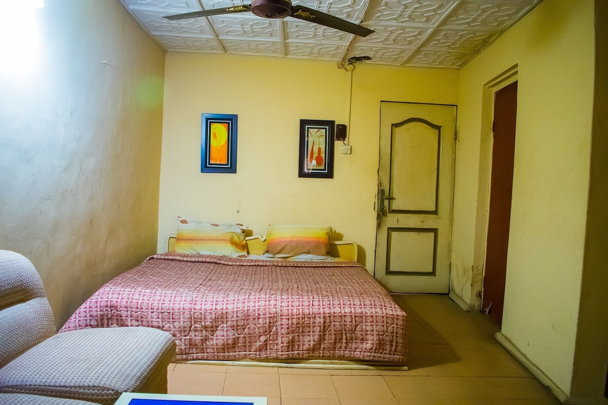 standard room | desk