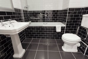 Deluxe-Doppelzimmer, mit Bad | Badezimmer