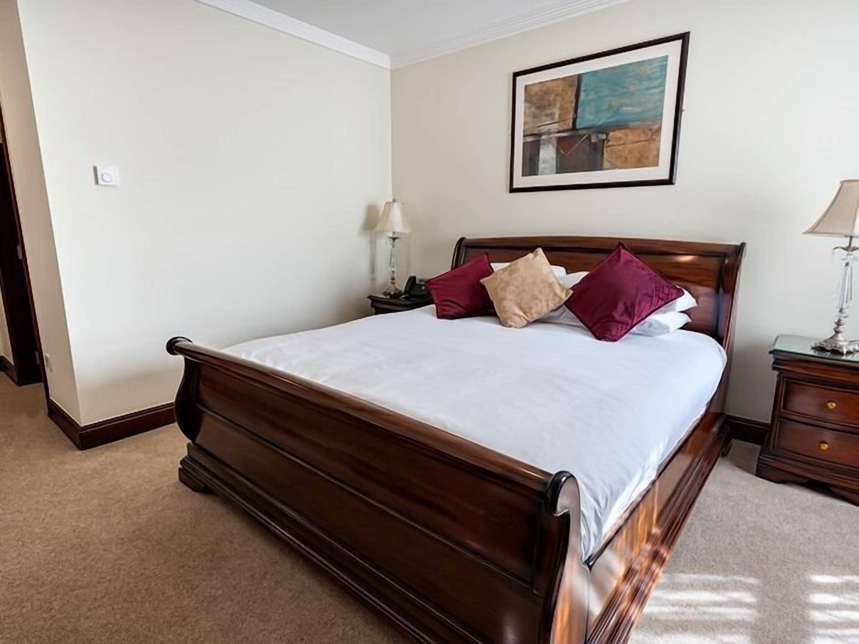 ตู้นิรภัยในห้องพัก, Wi-Fi ฟรี, ผ้าปูที่นอน