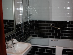 Habitación doble Deluxe, baño en la habitación | Baño