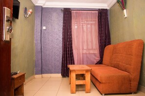 Junior suite | Een bureau