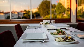 Petit déjeuner buffet compris tous les jours