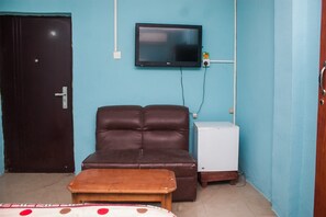 Standard Room | Living area