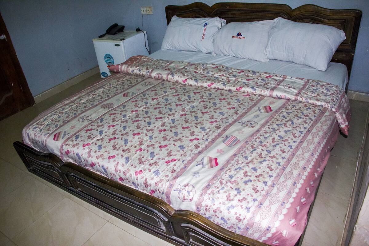 Executive Room | Desk