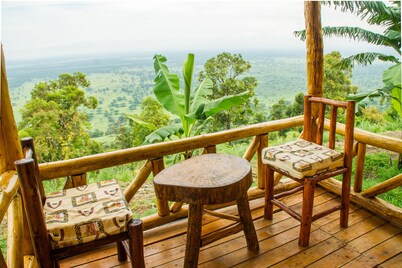 Queen Elizabeth Park View Tourist Lodge