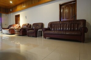 Lobby sitting area - Good Morning Guest House (Kumasi)