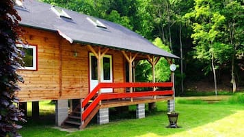 1 dormitorio, decoración individual, mobiliario individual y escritorio