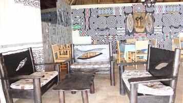 Premium bedding, WiFi, bed sheets