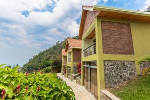 Property grounds - Nirvana Heights Hotel (Nyayumba)