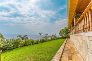 View from property - Nirvana Heights Hotel (Nyayumba)