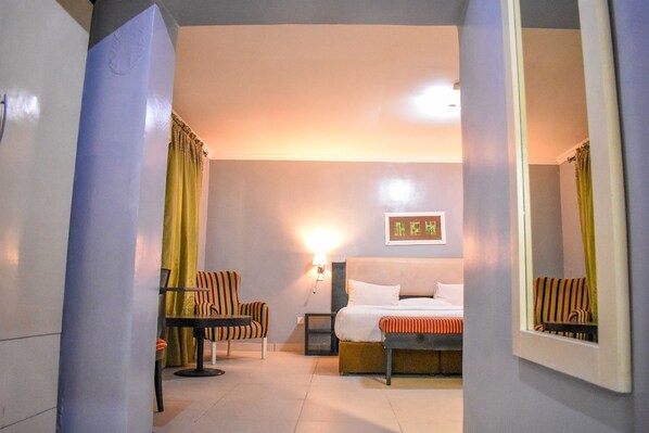 1 quarto, cofres nos quartos, escrivaninha, Wi-Fi de cortesia
