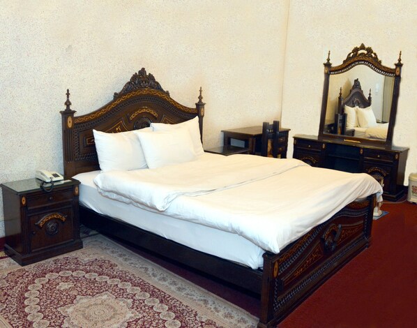 Habitación Deluxe doble | Escritorio
